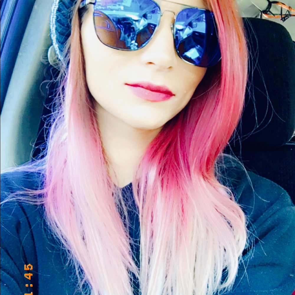 Meet your Posher, Emily